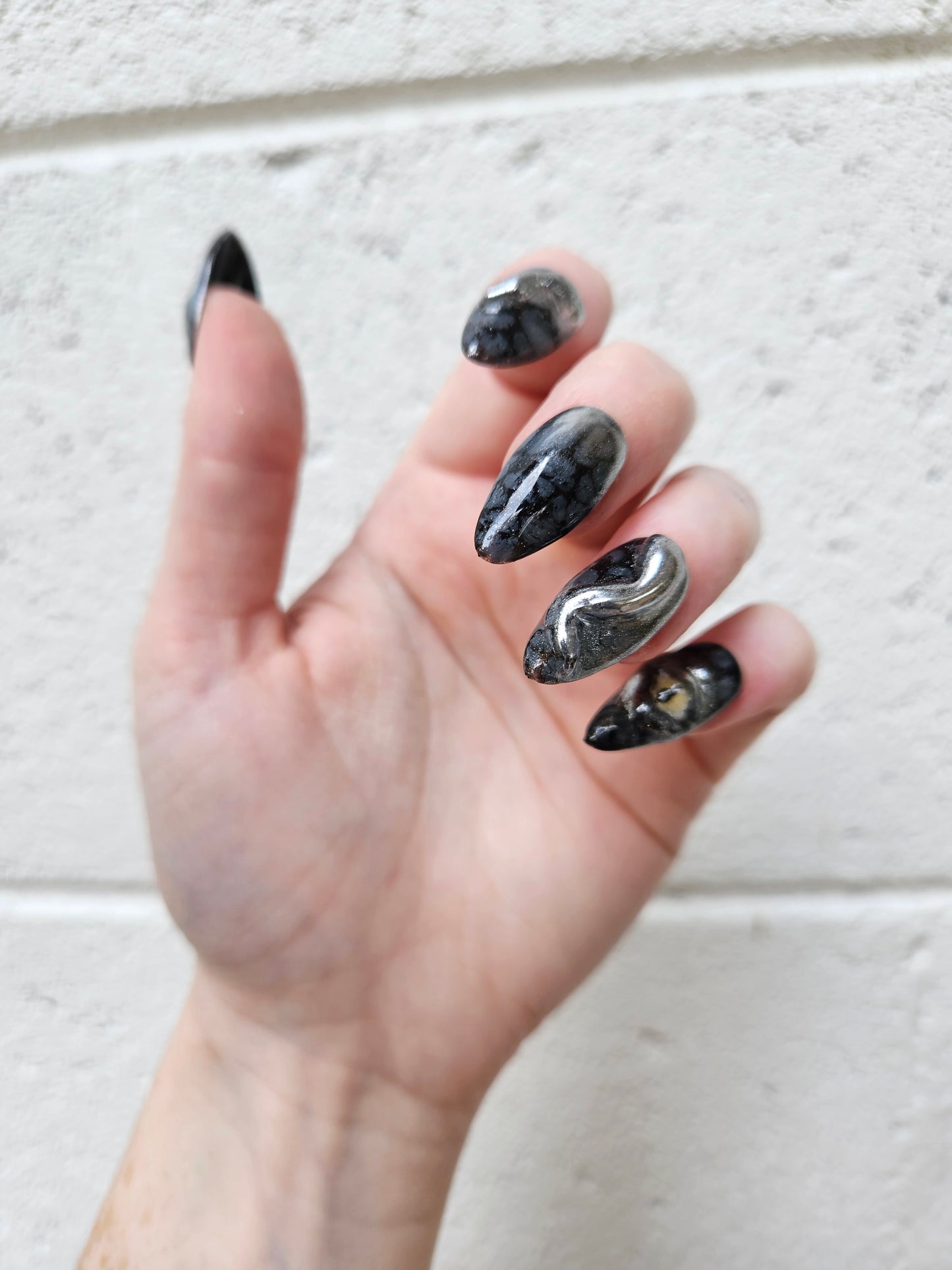 3D Dragon Eye Almond Shaped Press On Nail Set