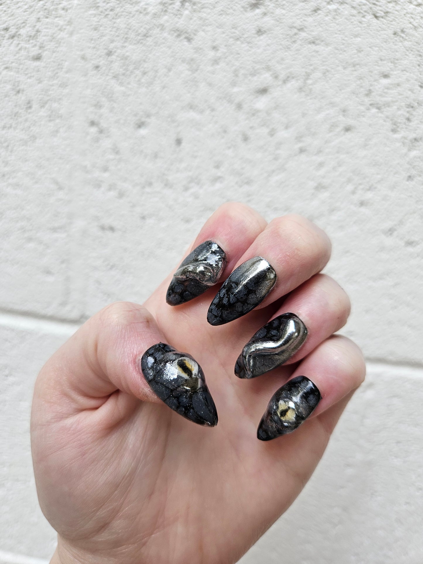 3D Dragon Eye Almond Shaped Press On Nail Set
